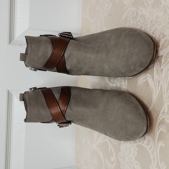 Coach Pauline ankle booties heeled taupe gray brown leather Size 7 - Picture 2 of 15